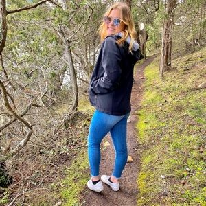 Meet your Posher, Ava